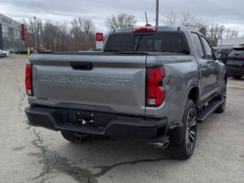 Used 2025 Chevrolet Colorado Z71 w/ Technology Package AWD/4WD image 5