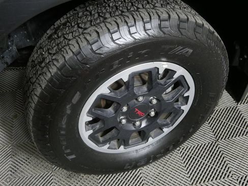 Used 2025 Toyota Tacoma TRD Off-Road w/ TRD Off Road Upgrade Package AWD/4WD image 11