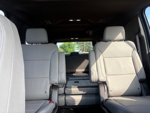 New 2026 Chevrolet Suburban Z71 image 15