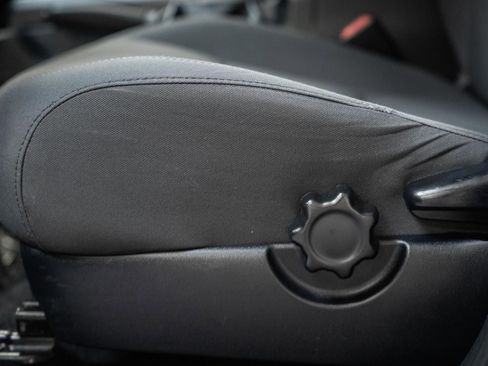 Used 2017 Toyota Tacoma TRD Off-Road w/ Tow Package (A/T) image 43