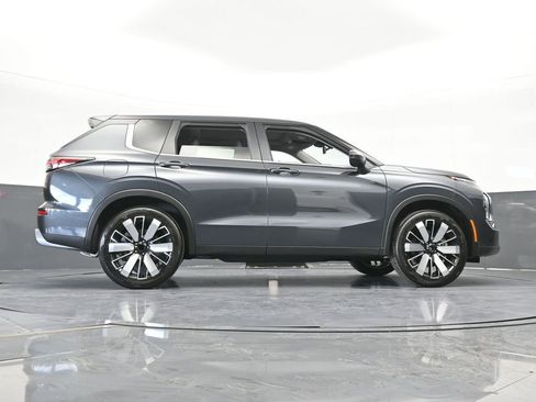 New 2026 Mitsubishi Outlander SE image 64