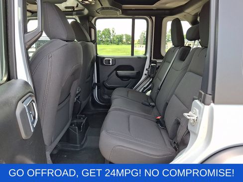 Used 2022 Jeep Wrangler Unlimited Sport AWD/4WD image 11