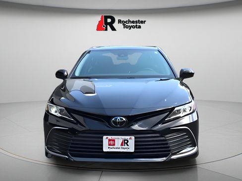 Used 2024 Toyota Camry LE FWD image 2