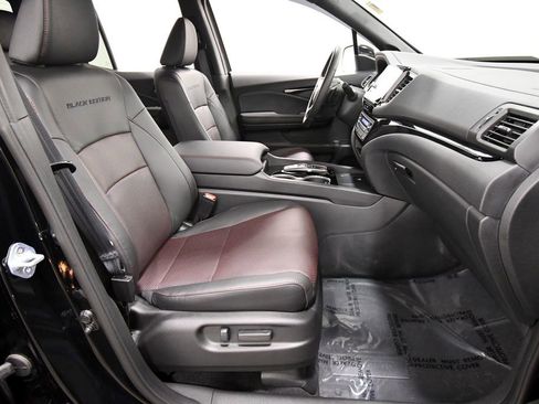 Certified 2025 Honda Ridgeline Black Edition image 19