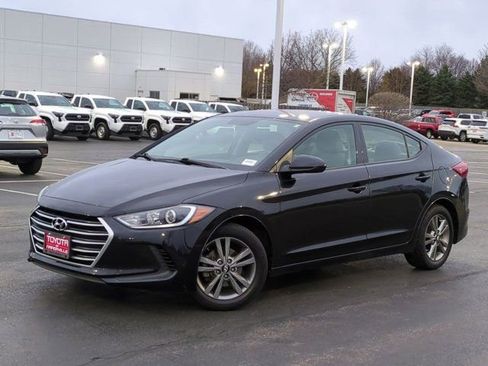Used 2017 Hyundai Elantra SE image 2