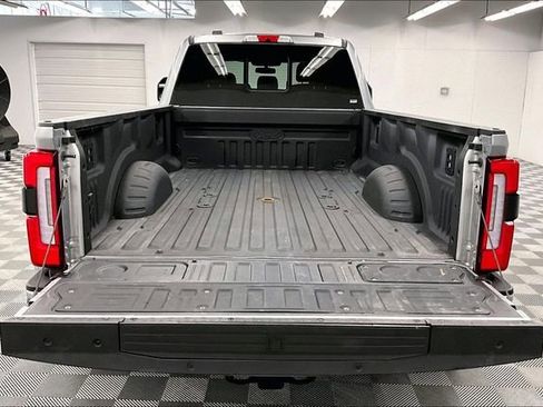 Used 2024 Ford F450 Platinum w/ FX4 Off-Road Package AWD/4WD image 32