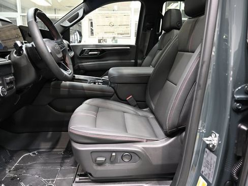 New 2026 Chevrolet Suburban RST w/ Advanced Technology Package image 9