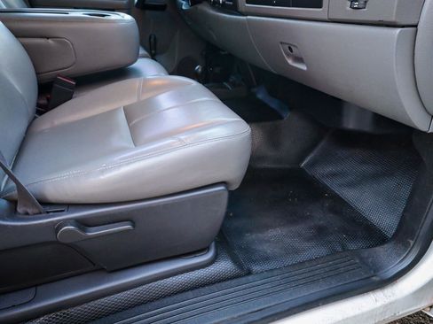 Used 2014 Chevrolet Silverado 2500 W/T image 24