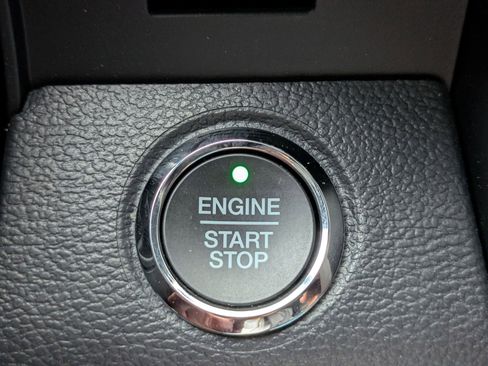 Used 2022 Ford F250 Lariat w/ Black Appearance Package image 35