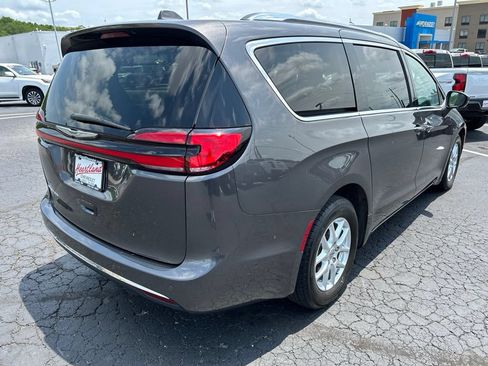 Used 2021 Chrysler Pacifica Touring-L w/ Premium & Safety Sphere Group FWD image 5