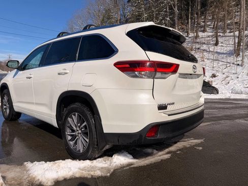 Used 2017 Toyota Highlander XLE image 7