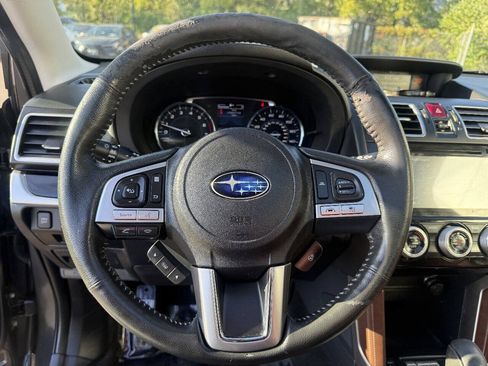 Used 2018 Subaru Forester 2.5i Touring AWD/4WD image 11