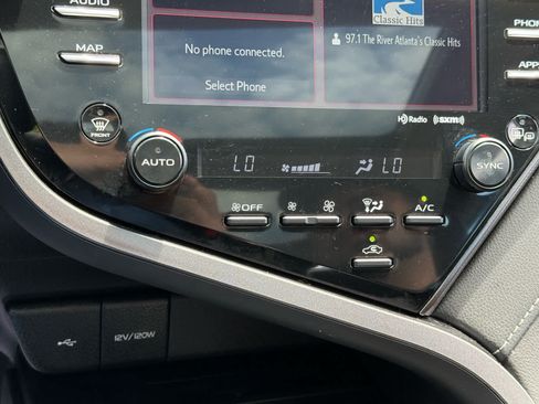 Used 2020 Toyota Camry XSE FWD image 19