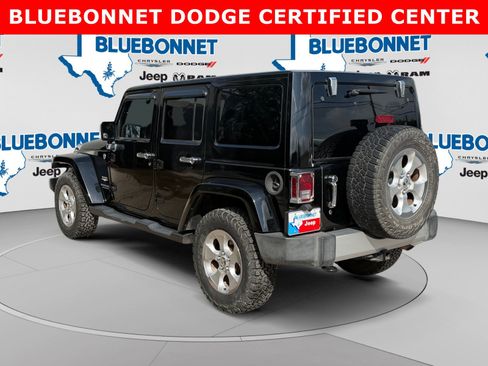 Used 2015 Jeep Wrangler Unlimited Sahara w/ Connectivity Group AWD/4WD image 7
