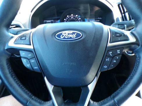 Used 2024 Ford Edge Titanium image 16