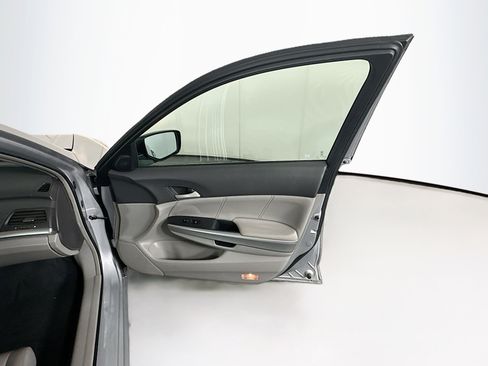 Used 2009 Honda Accord EX-L image 29