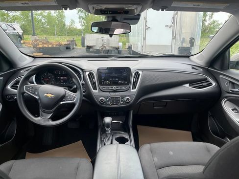 Used 2025 Chevrolet Malibu LT FWD image 24