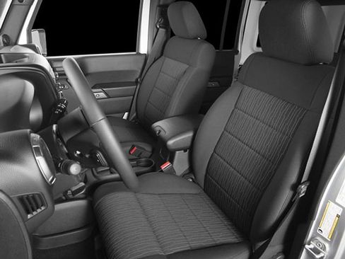 Used 2016 Jeep Wrangler Unlimited Sahara AWD/4WD image 8