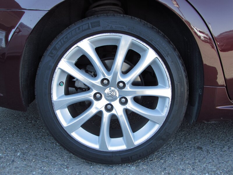 Used 2014 Toyota Avalon Limited w/ Technology Package FWD image 34