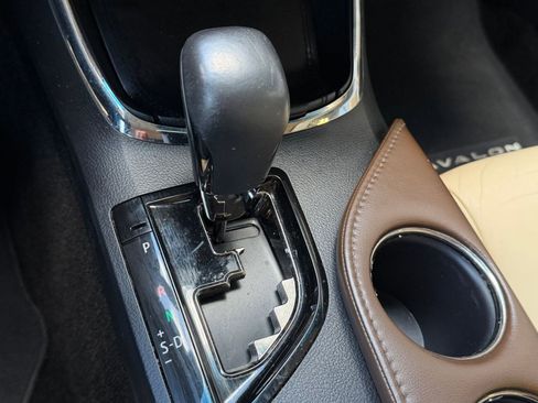 Used 2014 Toyota Avalon XLE Touring FWD image 19