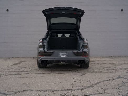 Certified 2023 Porsche Cayenne S AWD/4WD image 14