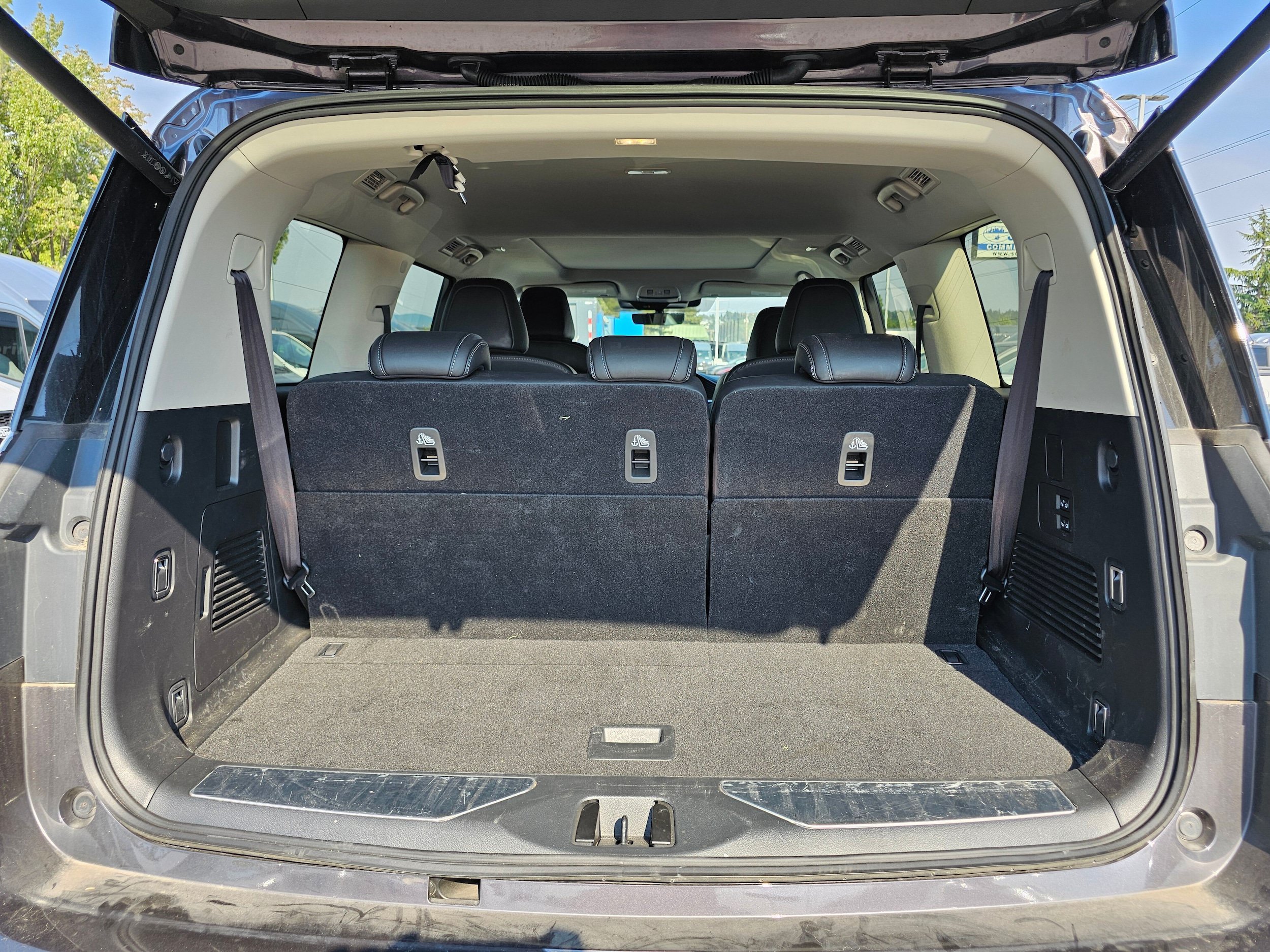 Used 2025 INFINITI QX80 Pure AWD/4WD image 11
