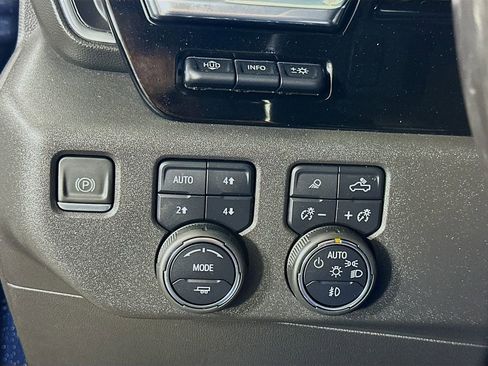 Used 2022 Chevrolet Silverado 1500 High Country w/ High Country Premium Package image 22