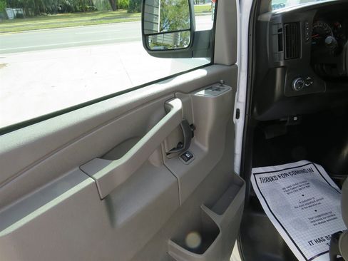 Used 2024 Chevrolet Express 3500 LS w/ Chrome Appearance Package RWD image 10