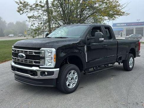 New 2026 Ford F350 XLT image 2