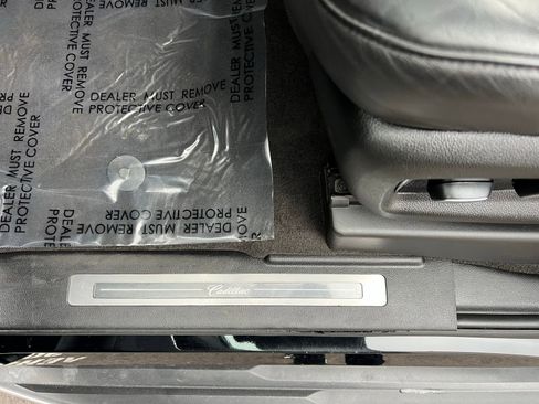 Used 2020 Cadillac Escalade ESV Luxury w/ Escalade Sport Edition image 32