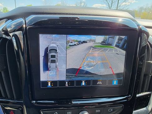 Used 2023 Chevrolet Traverse LT w/ LT Premium Package AWD/4WD image 34