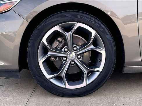 Used 2020 Chevrolet Malibu LT image 9