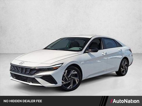 Used 2025 Hyundai Elantra SEL FWD image 1