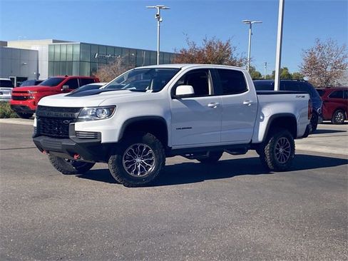 Used 2021 Chevrolet Colorado ZR2 image 2