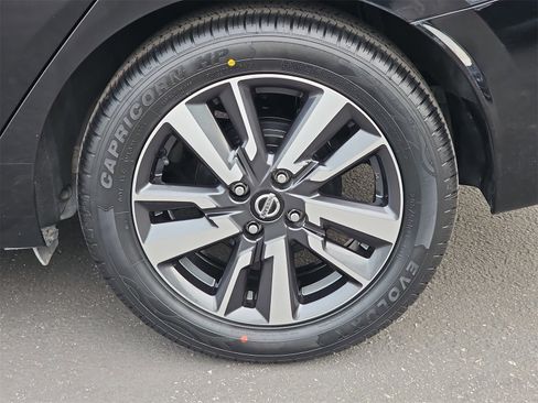 Used 2021 Nissan Versa SV image 34