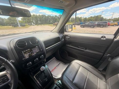 Used 2017 Jeep Patriot High Altitude AWD/4WD image 22