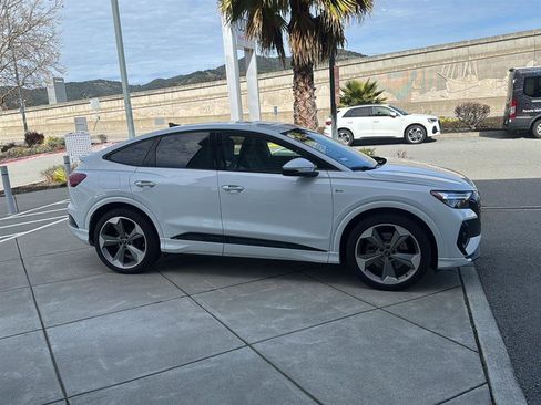 Used 2025 Audi Q4 e-tron Premium Plus w/ Premium Plus image 5