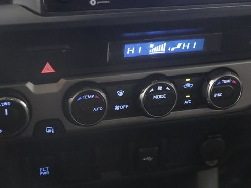 Used 2022 Toyota Tacoma SR image 7