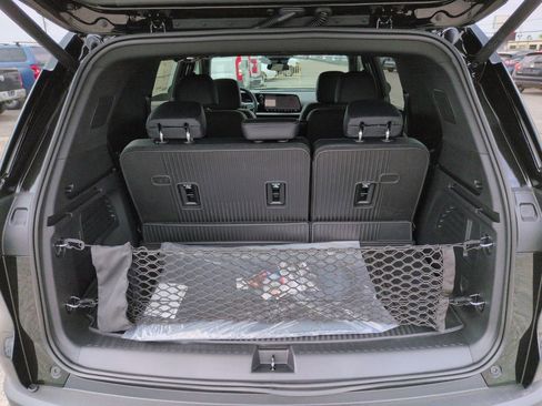 New 2026 Chevrolet Traverse LT w/ Sun and Wheel Package FWD image 28