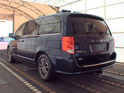 Used 2017 Dodge Grand Caravan SXT FWD image 9