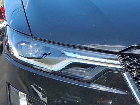 Used 2024 Cadillac XT6 Sport w/ Technology Package image 9