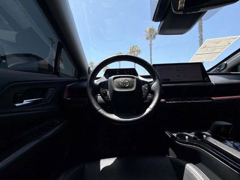 Used 2024 Toyota Prius Prime Premium FWD image 18