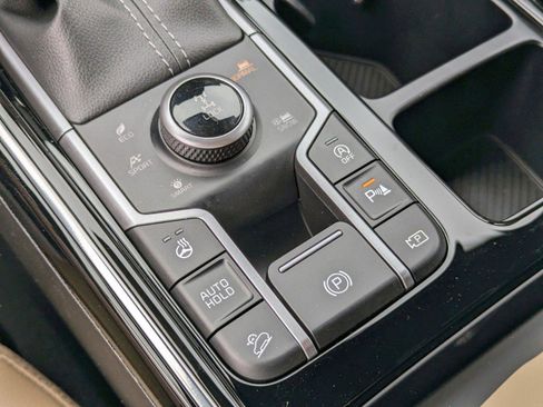 Used 2024 Kia Sorento SX Prestige w/ Olive Brown Leather Package image 26