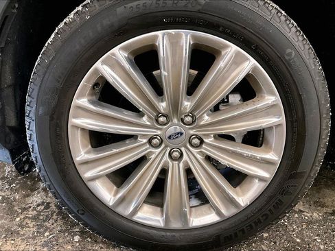 Certified 2023 Ford Explorer Limited w/ Limited Technology Package image 8