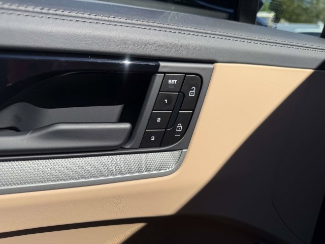 Used 2026 Porsche Cayenne S AWD/4WD image 25