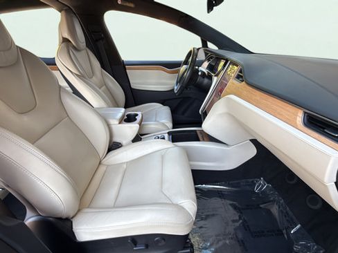 Used 2019 Tesla Model X Performance AWD/4WD image 30