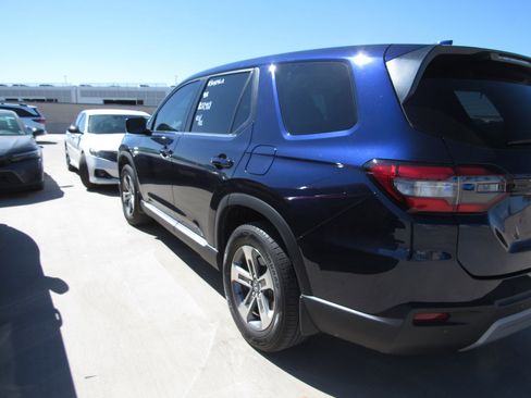 Used 2023 Honda Pilot EX-L image 4