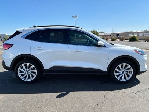 Used 2022 Ford Escape Titanium w/ Titanium Elite Package AWD/4WD image 7