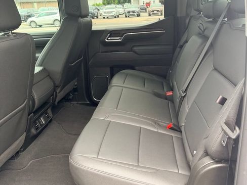 Used 2026 GMC Sierra 1500 SLT AWD/4WD image 11