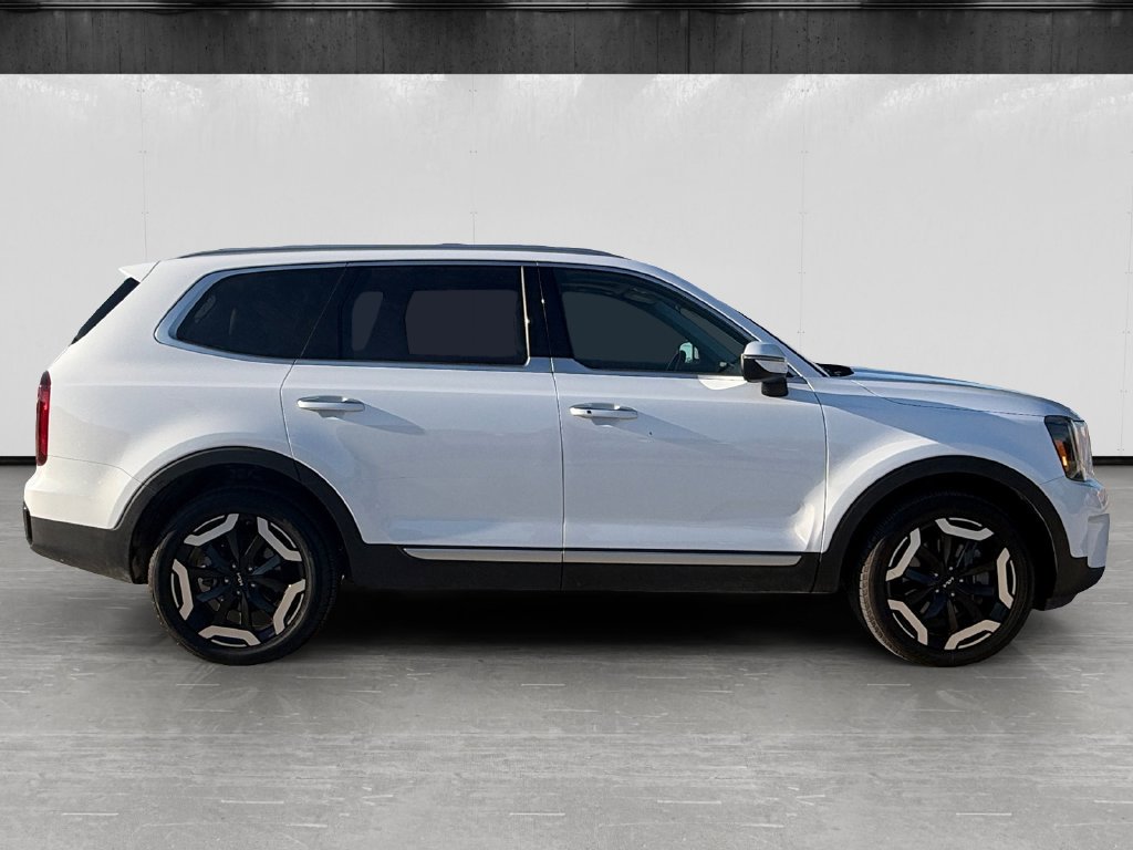 Used 2024 Kia Telluride S w/ S Sunroof Package FWD image 6